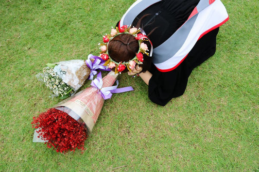 affordable graduation flowers