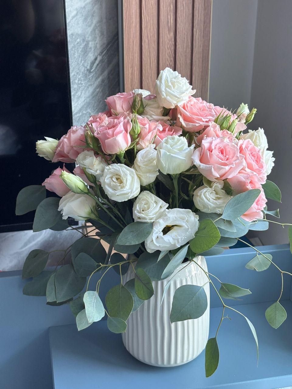 Momoko Gentle Dawn Flower Arrangement