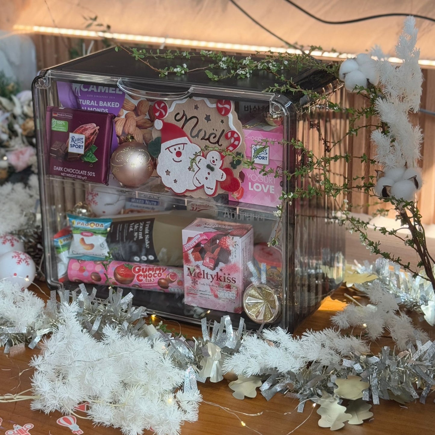 Momoko Season's Greetings Hamper Box (3)