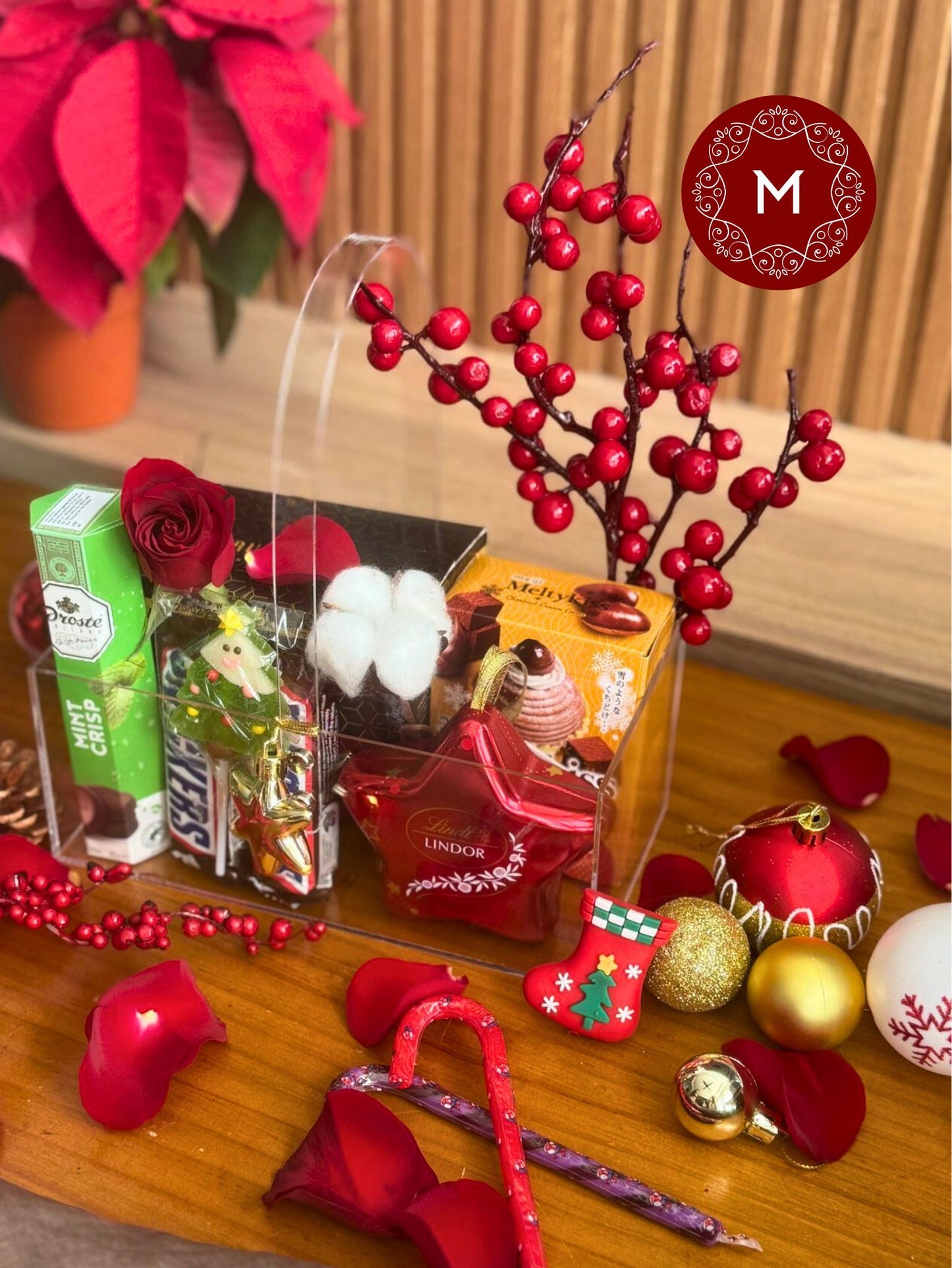 Momoko Christmas Delight Hamper Arrangement