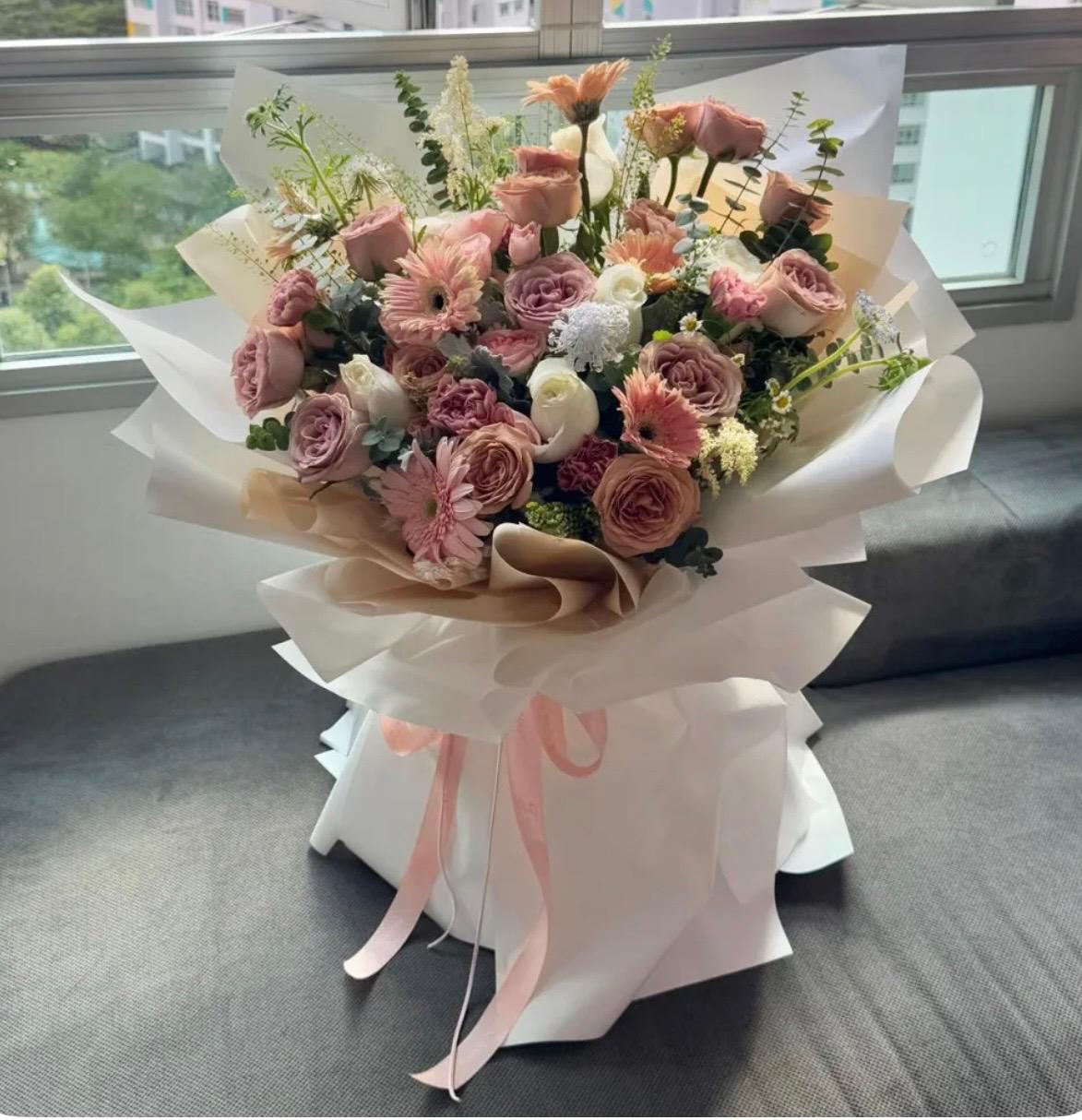 Momoko Flower Pastel Passion Flower Bouquet