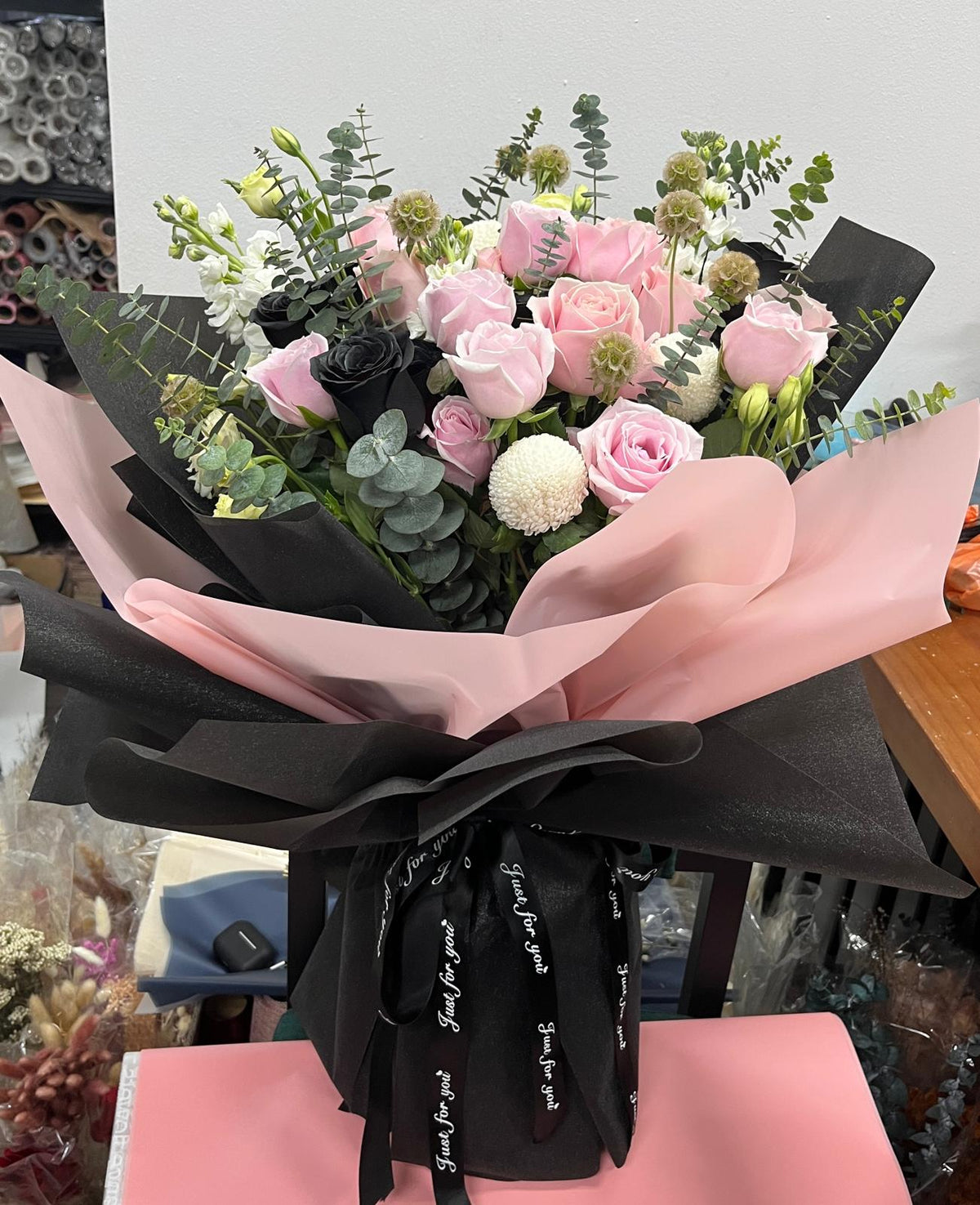 Momoko Sweet Pink Noir Flower Bouquet
