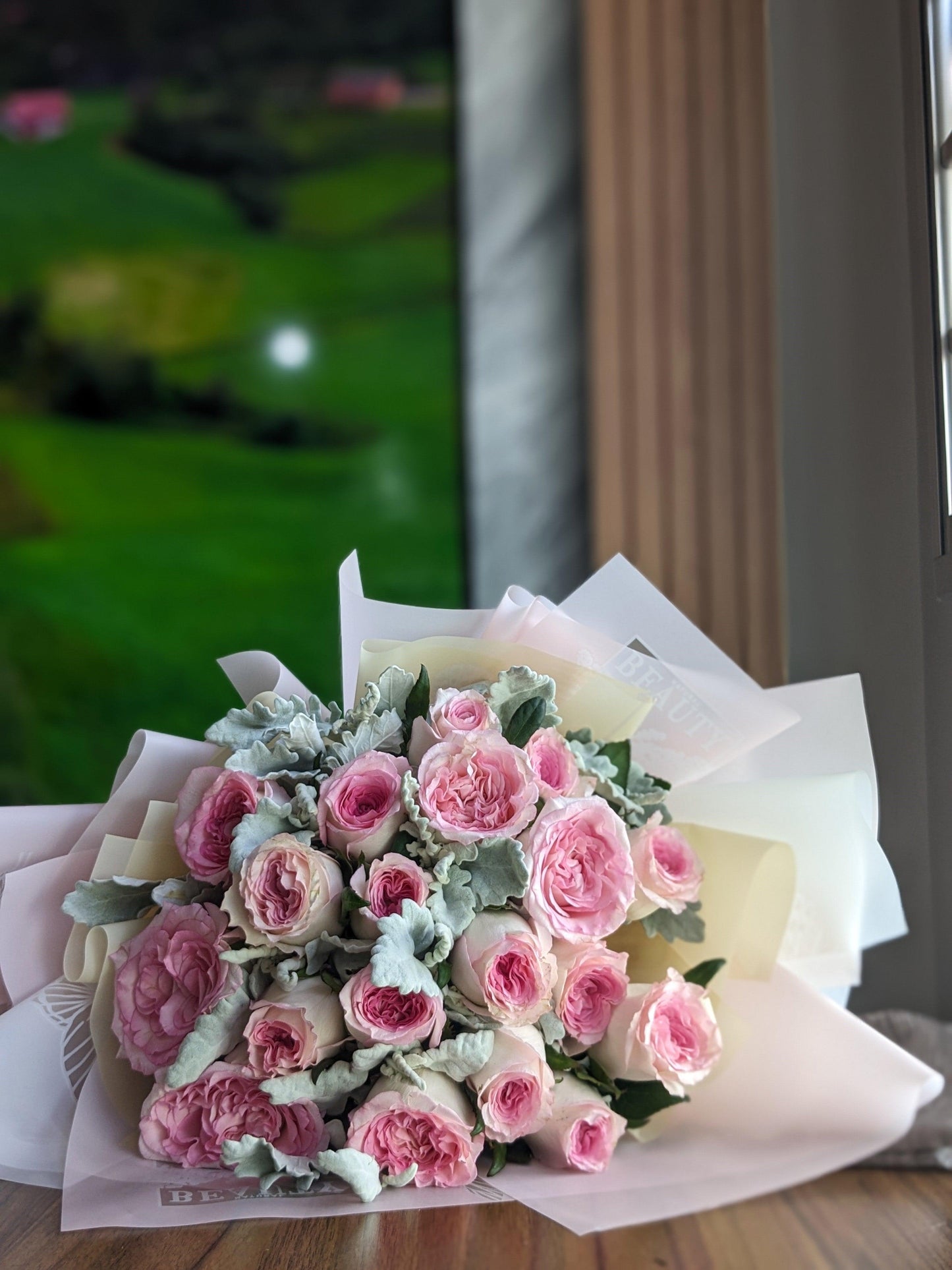 Momoko Corazon de Rosas Flower Bouquet - Momoko Flower