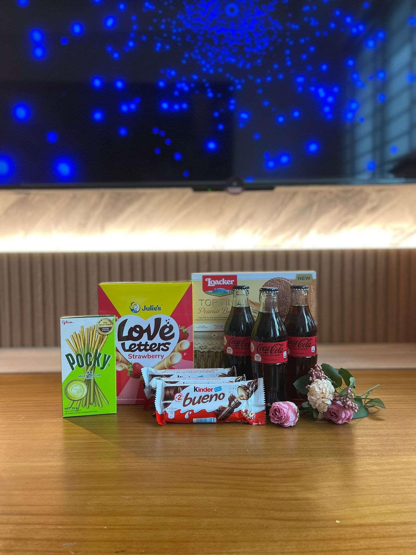 Momoko Raya Family Feast Hamper Arrangement - Momoko Flower