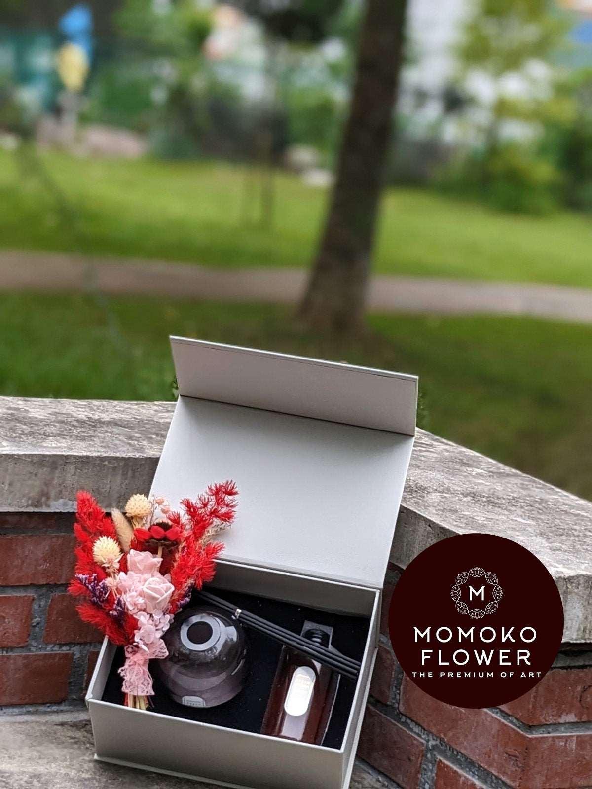 Momoko Scented Diffuser and Flower Arrangement - Momoko Flower