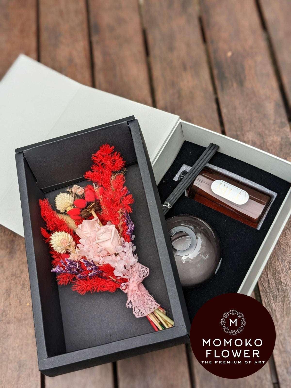 Momoko Scented Diffuser and Flower Arrangement - Momoko Flower