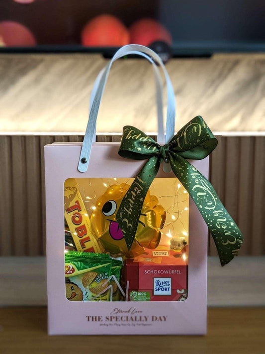 Momoko Sweet Pink Easter Gift Box - Momoko Flower