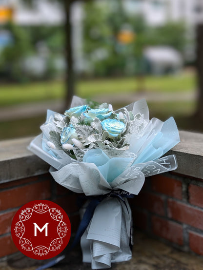 Momoko Frozen Blue Flower Bouquet - Fresh Flower