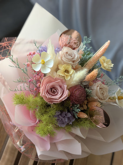 Momoko Lushy Flower Bouquet