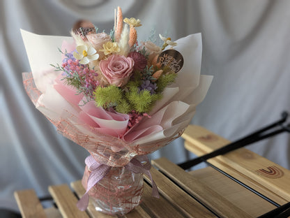 Momoko Lushy Flower Bouquet