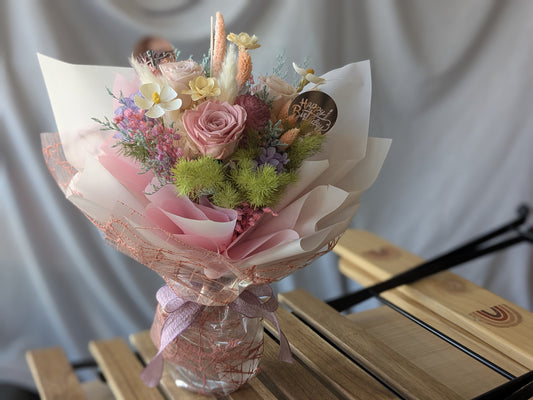Momoko Lushy Flower Bouquet