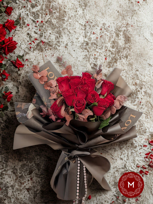 Momoko Heartbeat Amour Luxe Flower Bouquet