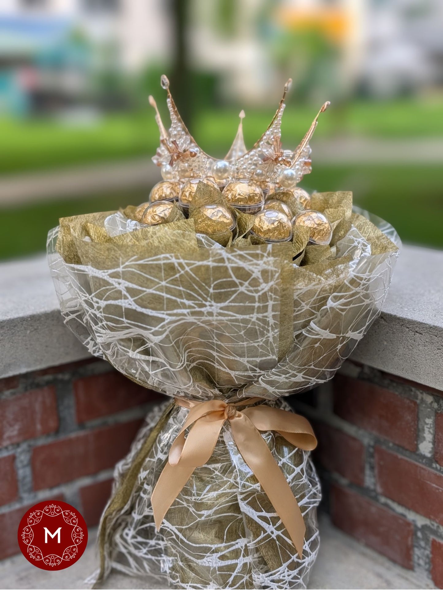 Momoko Imperial Golden Flower Bouquet